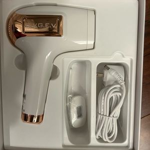 Laser hair removal device